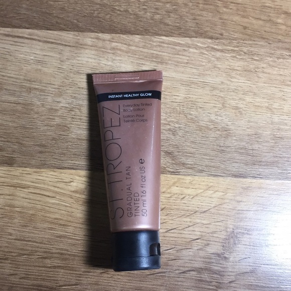 St. Tropes Gradual Tan - Picture 1 of 3